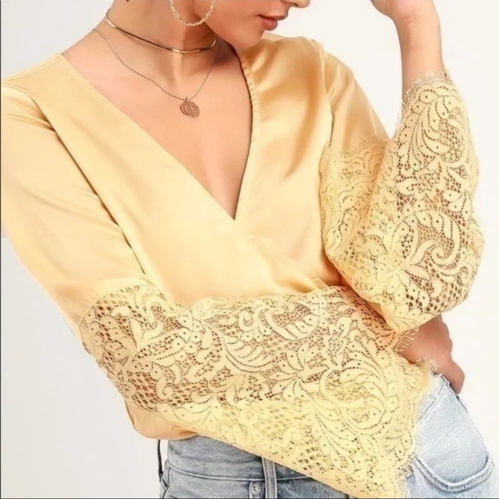 Lulu's Golden Yellow Half Wrap Bodysuit Lace Bell Sleeve Size L C02-0058